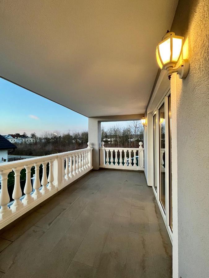 Traum Apartment Mit Pool+Balkon Bécs Kültér fotó
