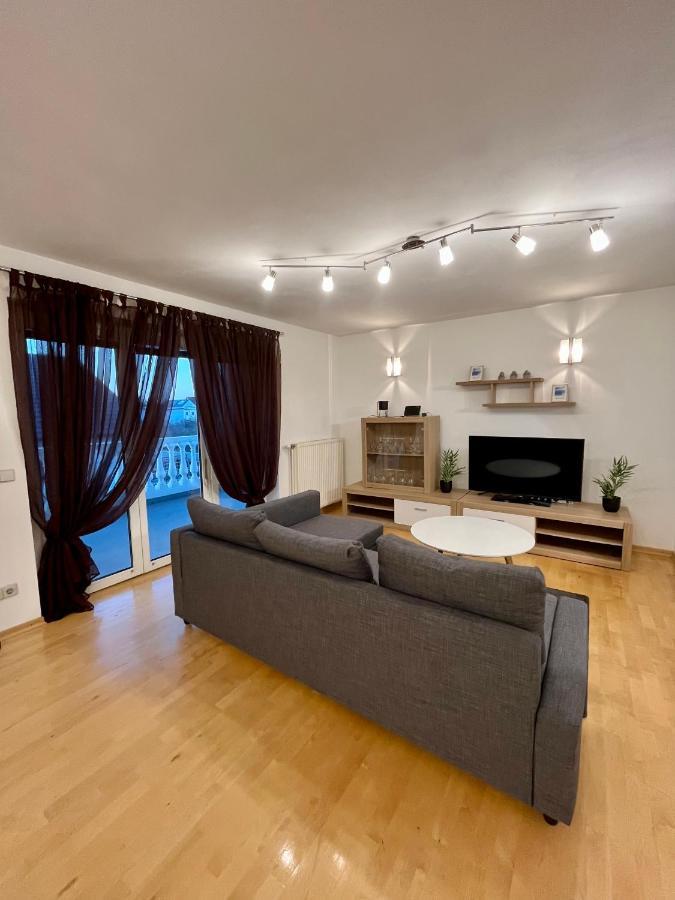 Traum Apartment Mit Pool+Balkon Bécs Kültér fotó